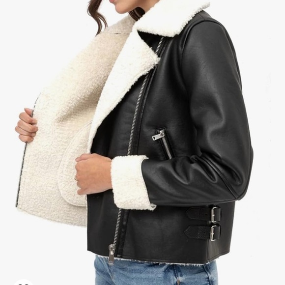 BLANKNYC Black and white leather jacket size medium - Picture 3 of 4